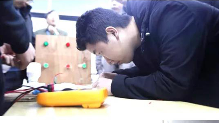 校企合作·產(chǎn)教融合之“重實操、練技能”系列主題培訓(xùn)結(jié)訓(xùn)啦……