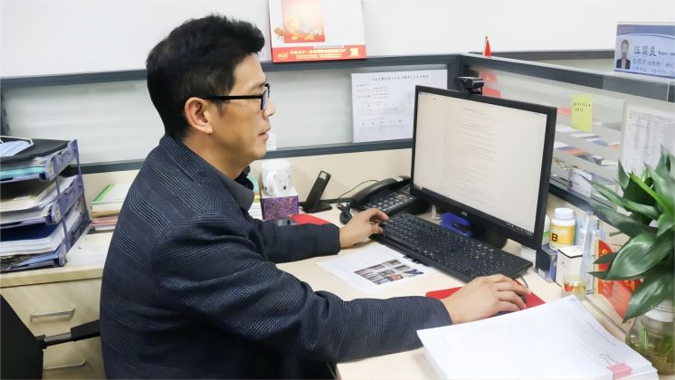 伍國良，“卷王”實(shí)錘了！