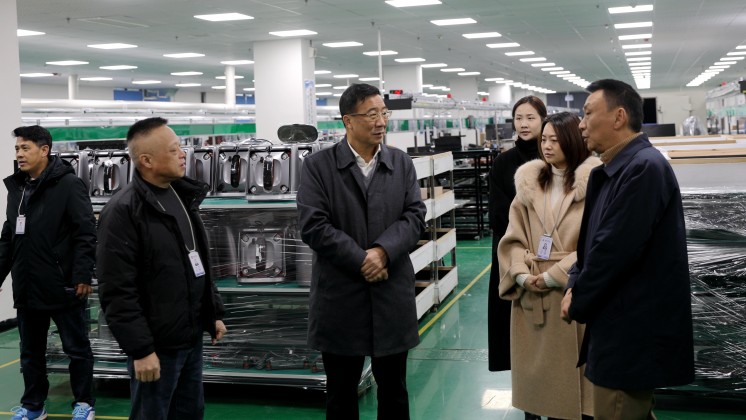 自貿(mào)區(qū)郴州片區(qū)、高新區(qū)黨工委書記王衛(wèi)東一行蒞臨炬神電子調(diào)研